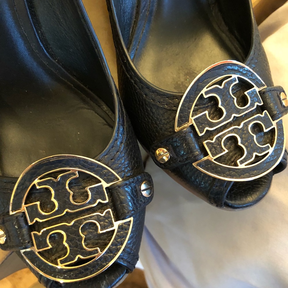 Tory Burch 8.5 black amanda wedge